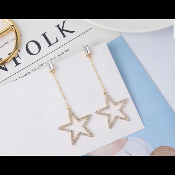 Jewelry - ●New five pointed star crystal dangle earrings